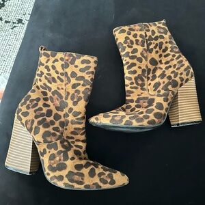 super cute cheetah heels